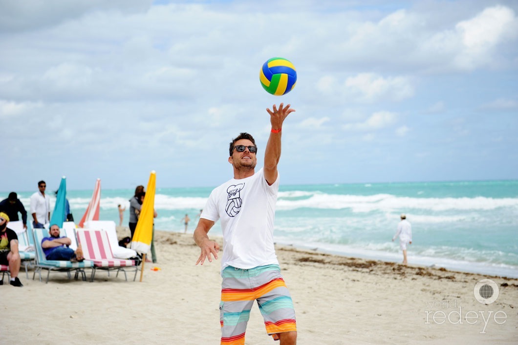 37.3-Marc Oliver playing volleyball