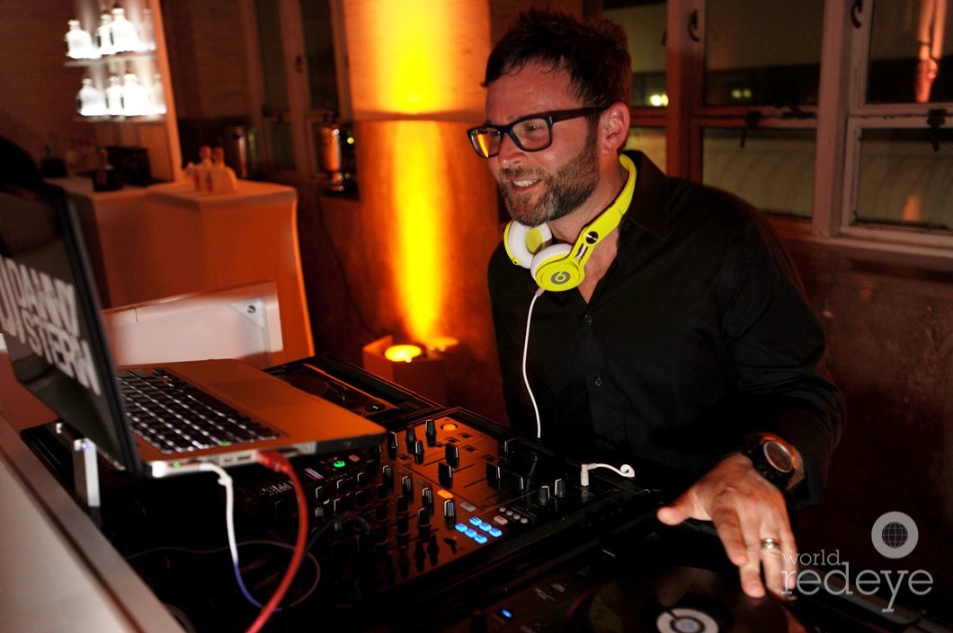 24-Danny Stern DJing1