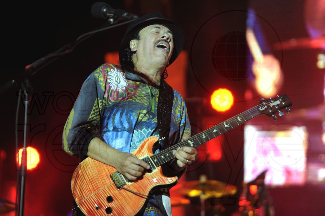 3-Carlos Santana - LIVE14