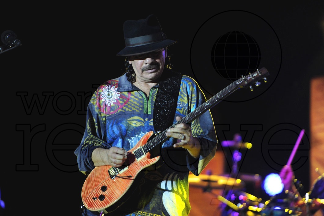 7-Carlos Santana - LIVE17