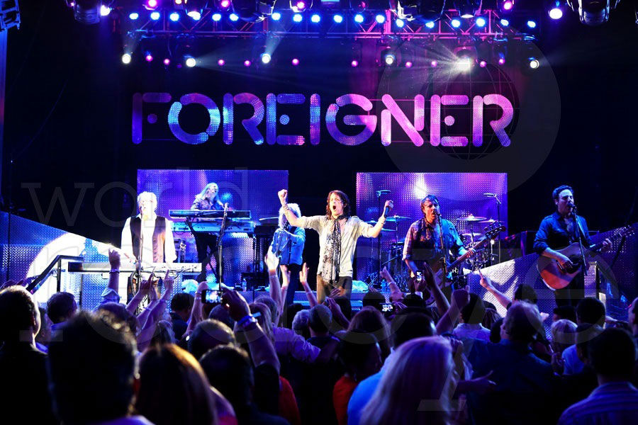 Foreigner at Mansion