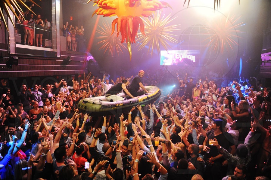 2-6-Steve-Aoki-Dave-Grutman-on-Raft