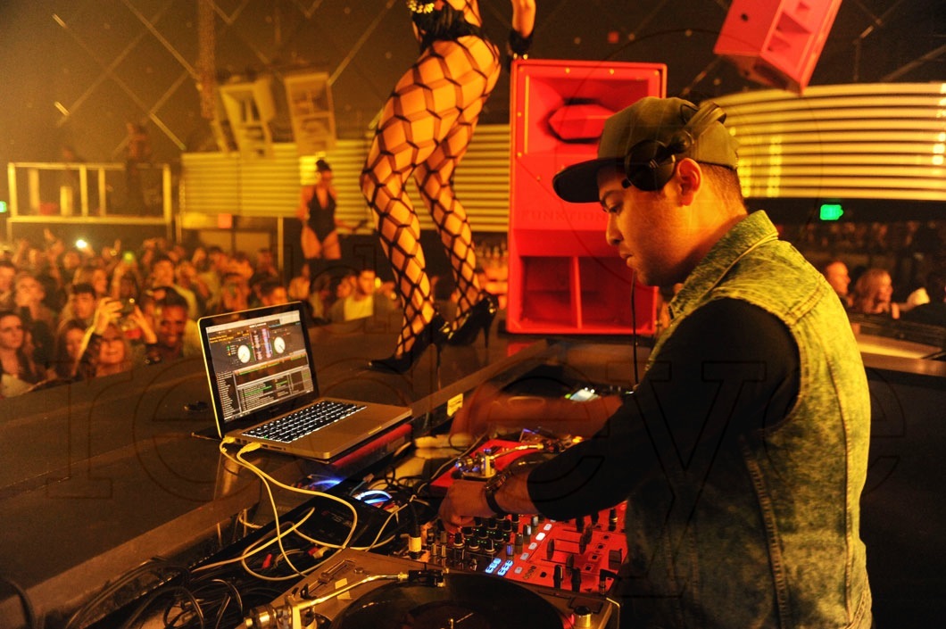 _3-Grand-Theft-Djing5