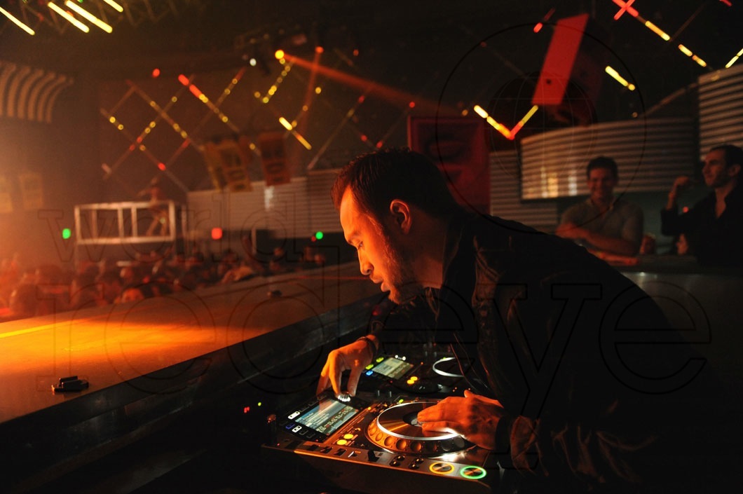 _3-Norman-Doray-djing4