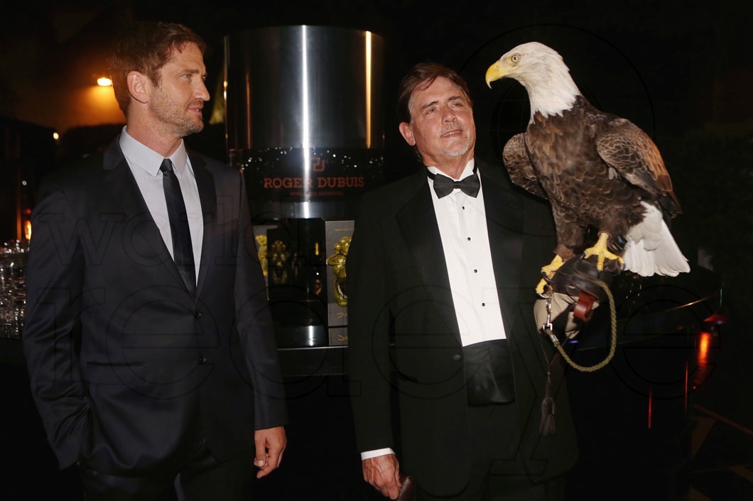 _6.5-Gerard-Butler-&-Bald-Eagle15