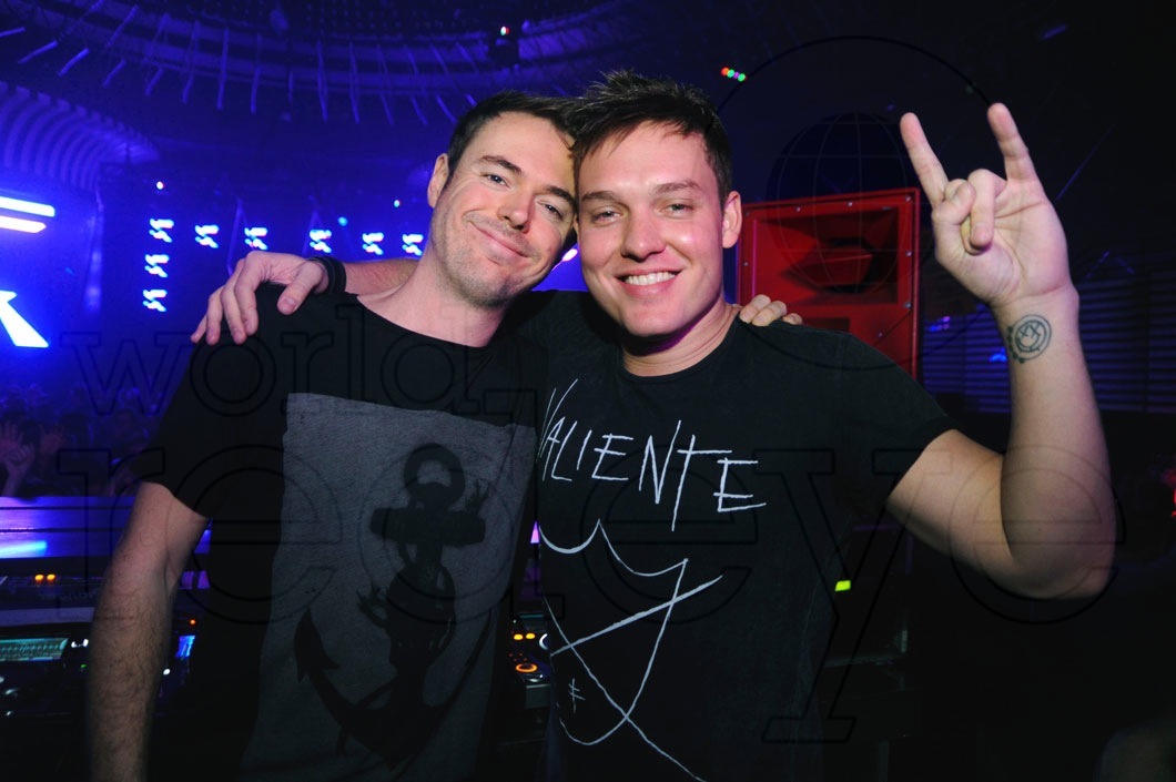 _1-Andy-Moore-&-TYDI002