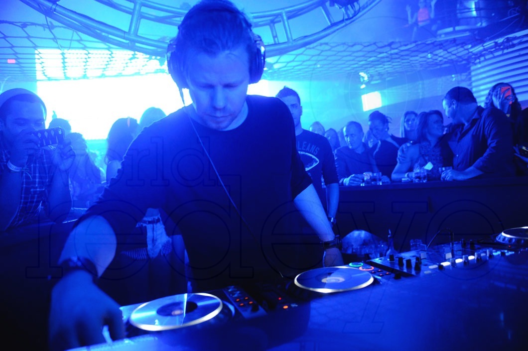 _13-Ferry-Corsten04-(1)