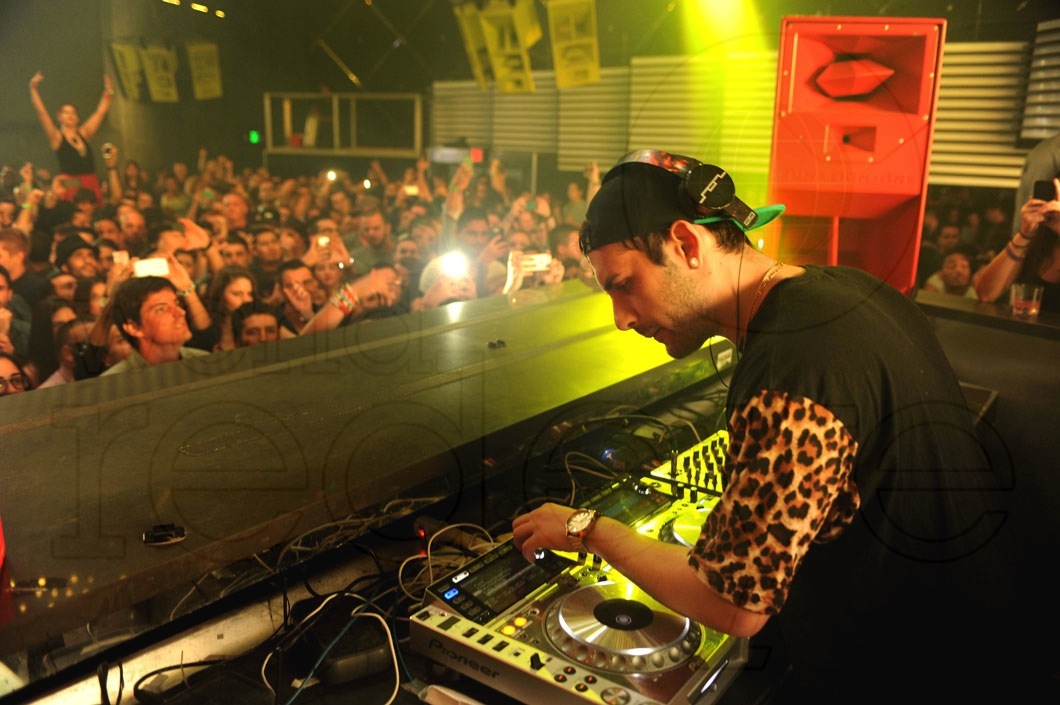 _23-Borgore-DJing