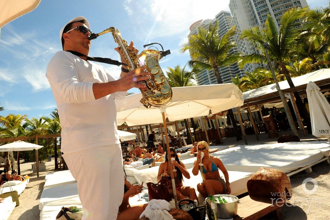 _24-Third-performance-at-Nikki-Beach-Club-4