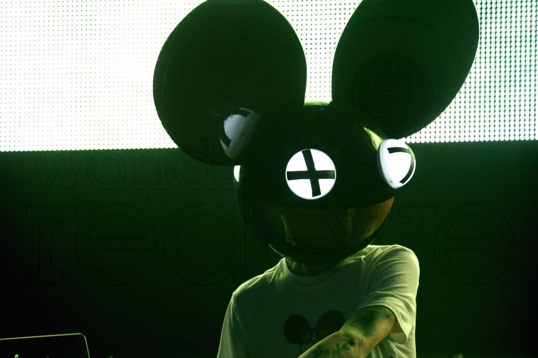 _3-Deadmau5-djing10