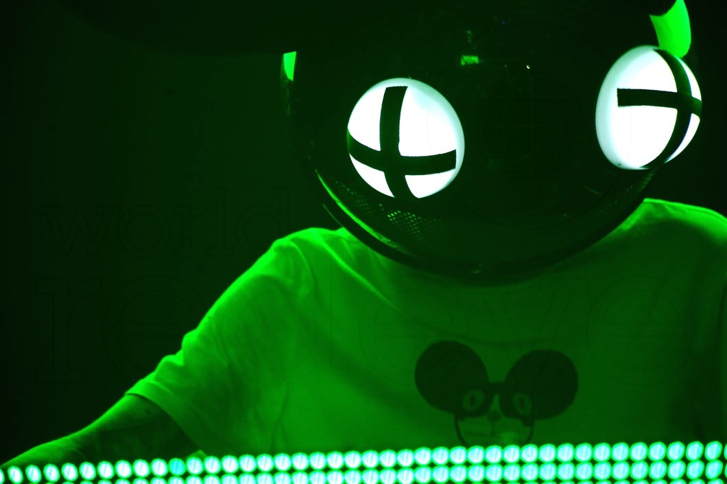 _4-Deadmau5-djing11