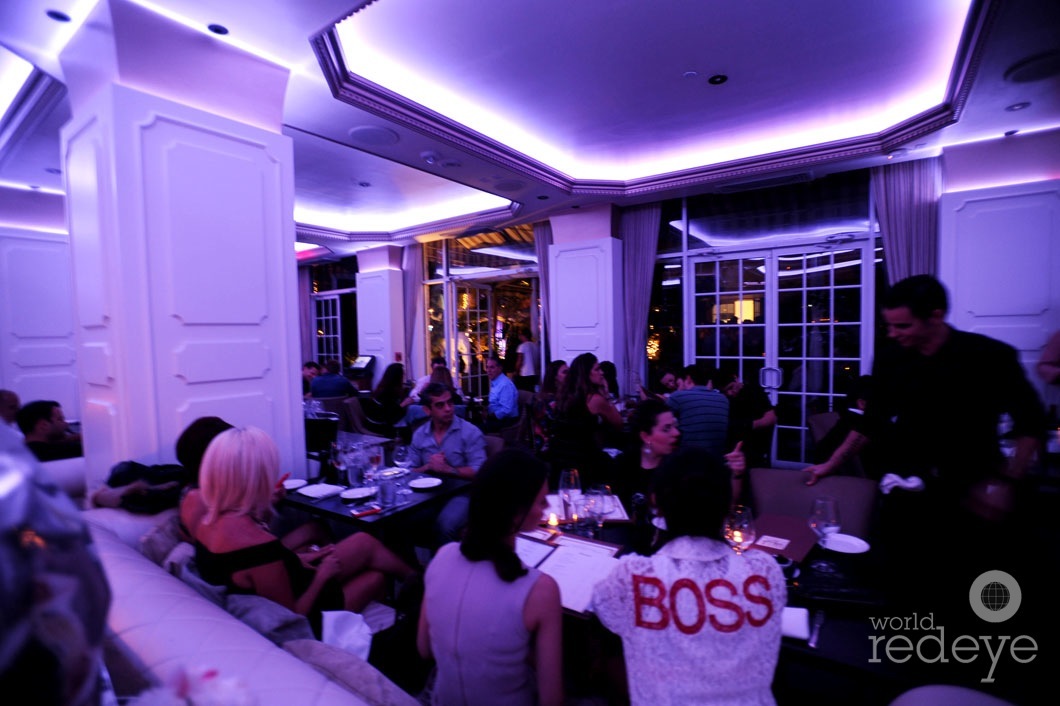 _7-Atmosphere-at-Villa-Azur-Restaurant-&-Lounge