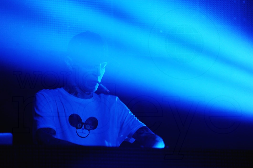 _8-Deadmau5-djing2