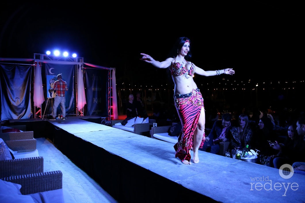 _9-Belly-Dancer-at-Nikki-Beach4