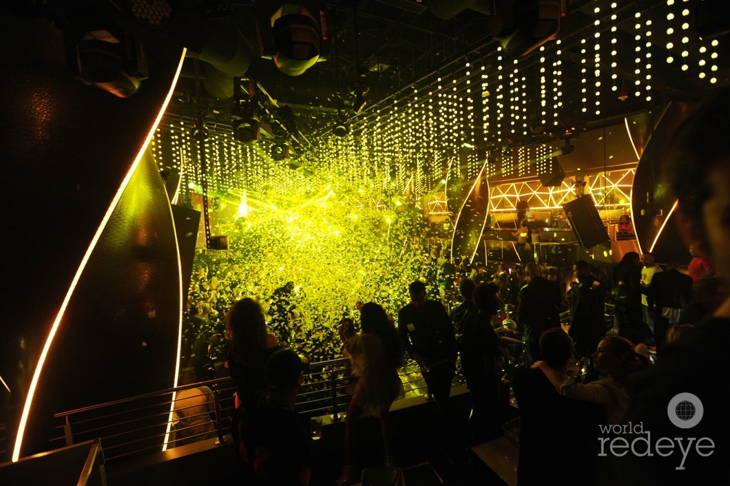 Confetti-blast-at-Story-Nightclub-3