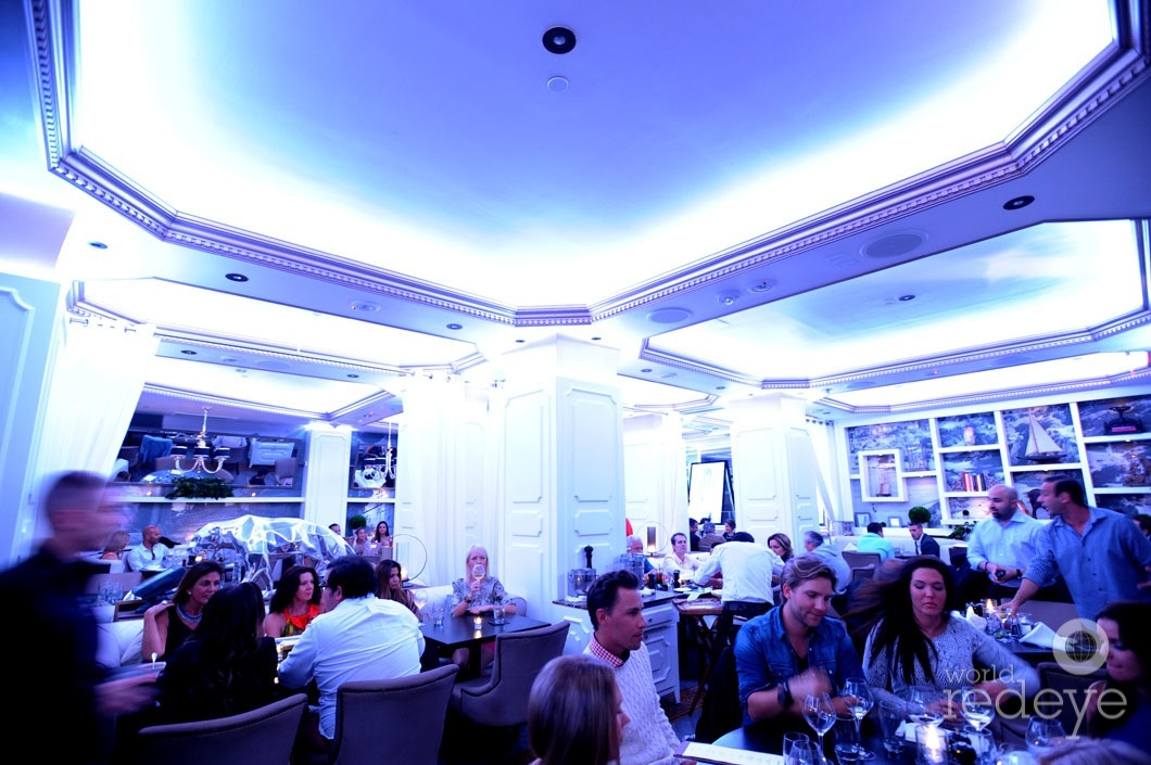 _18-Atmosphere-at-Villa-Azur-Restaurant-&-Lounge-4