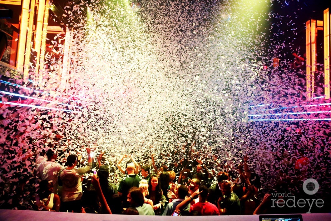 _2-Confetti-at-LIV-at-Fontainebleau3