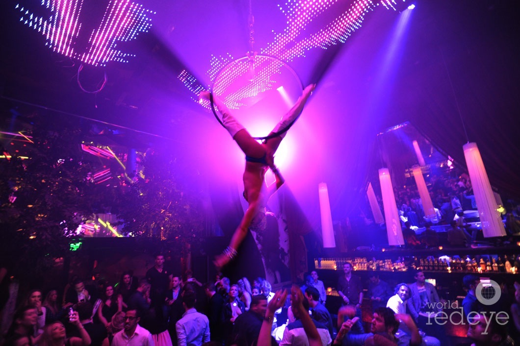 _3-Performer-at-SET-Nightclub-5