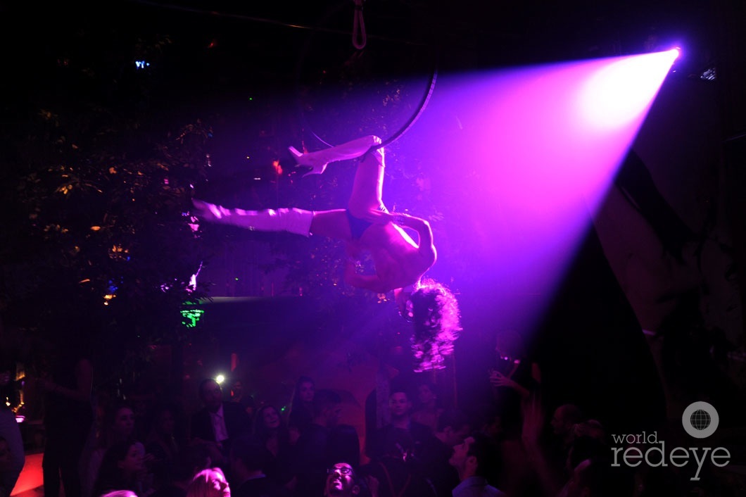 _4-Performer-at-SET-Nightclub-3