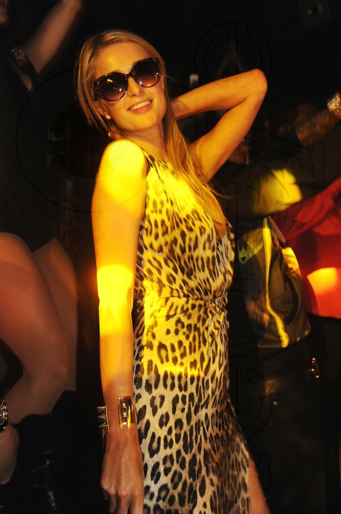 _7-Paris-Hilton-4