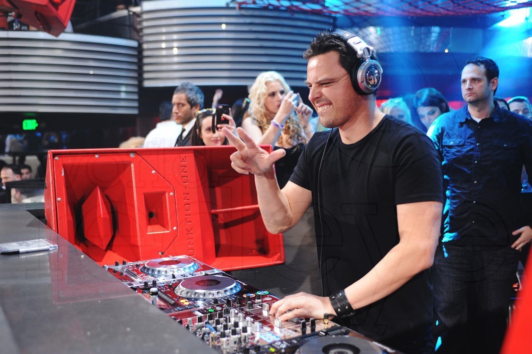 _8-Markus-Schulz-Djing3