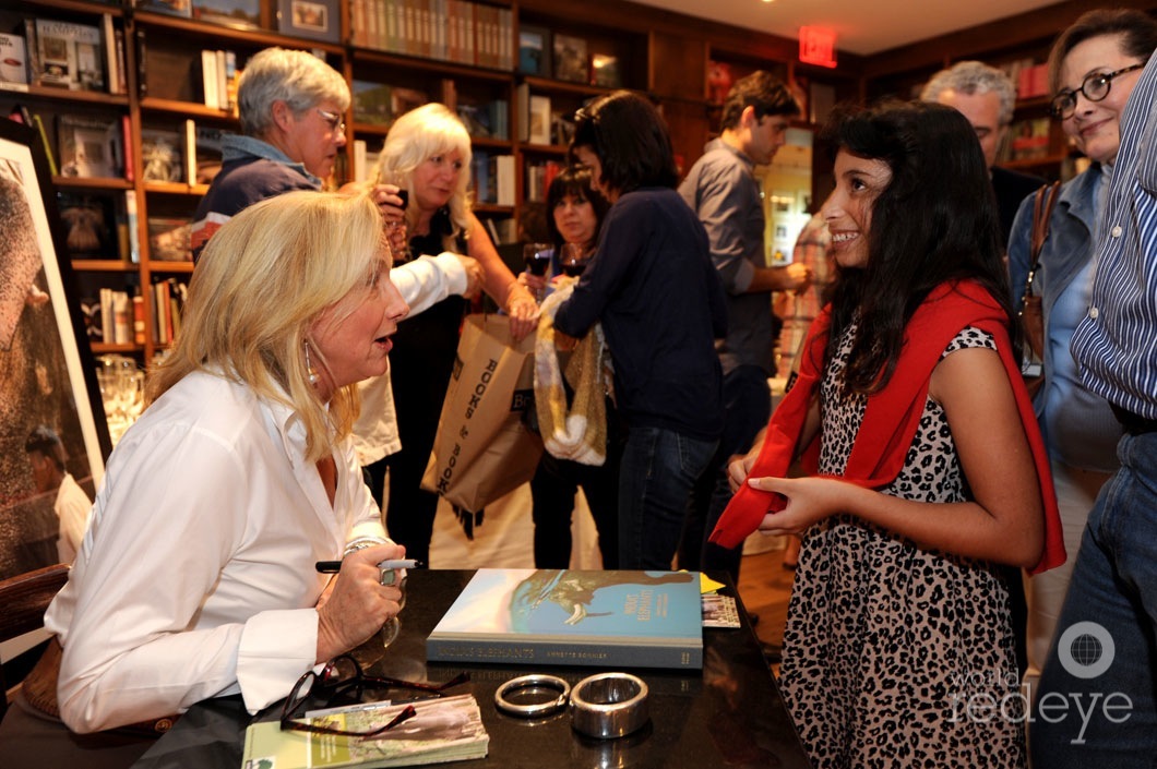 _10-Annette-Bonnier-signing-books-at-Books-&-Books-7