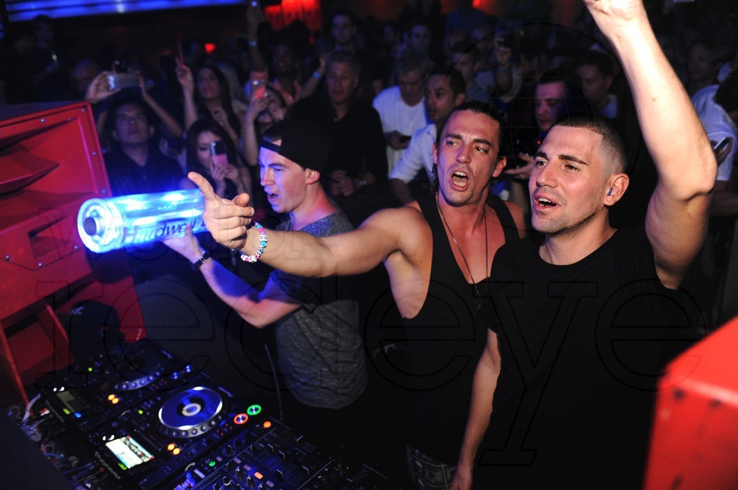 _10-Hardwell,-&-Dimitri-Vegas-&-Like-Mike