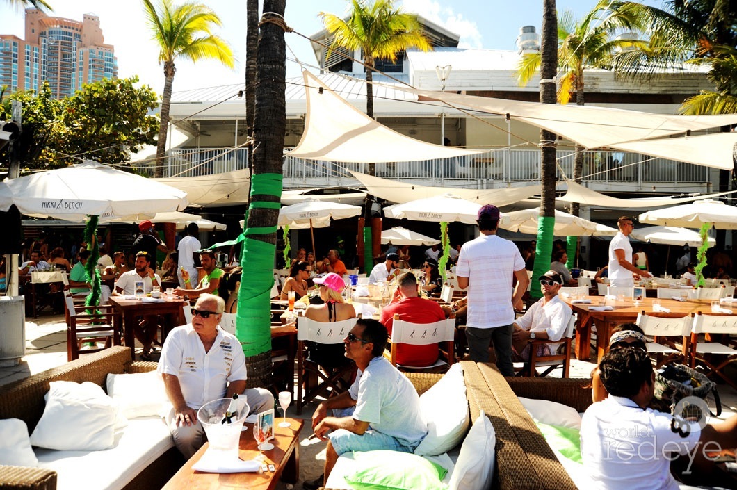 _11-Atmosphere-at-Nikki-Beach-Miami-1