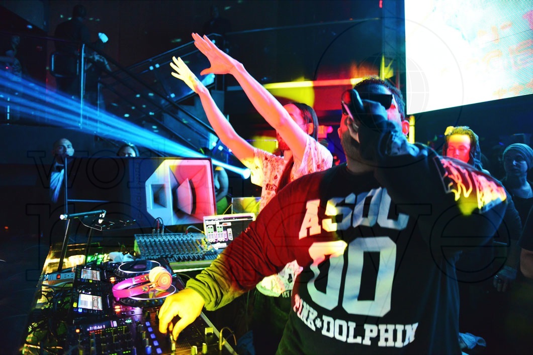 _18-Steve-Aoki-&-Carnage12-(1)