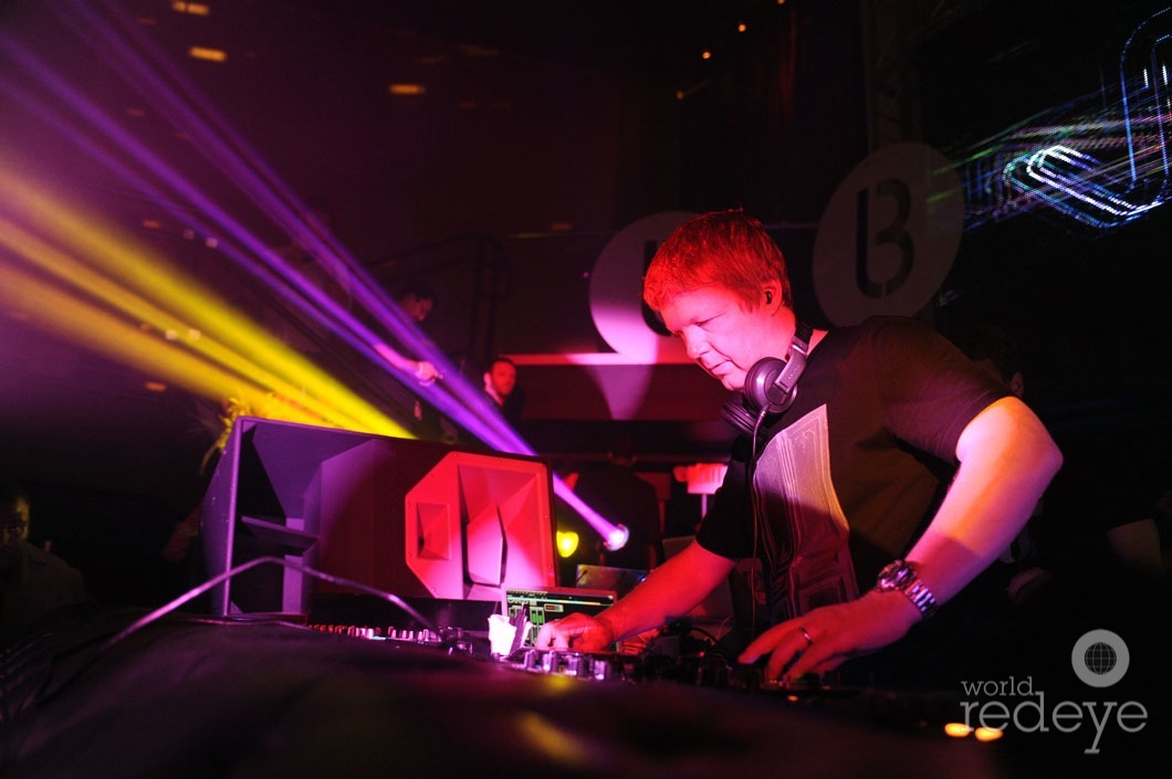 _2-John-Digweed-djing7