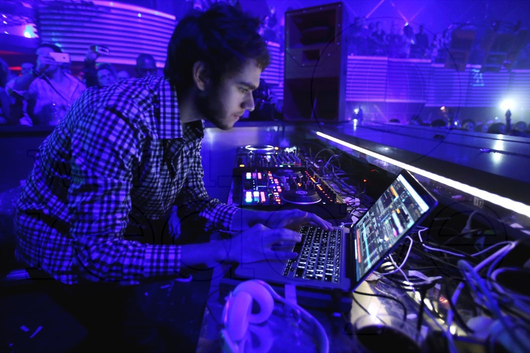 _25-Zedd8