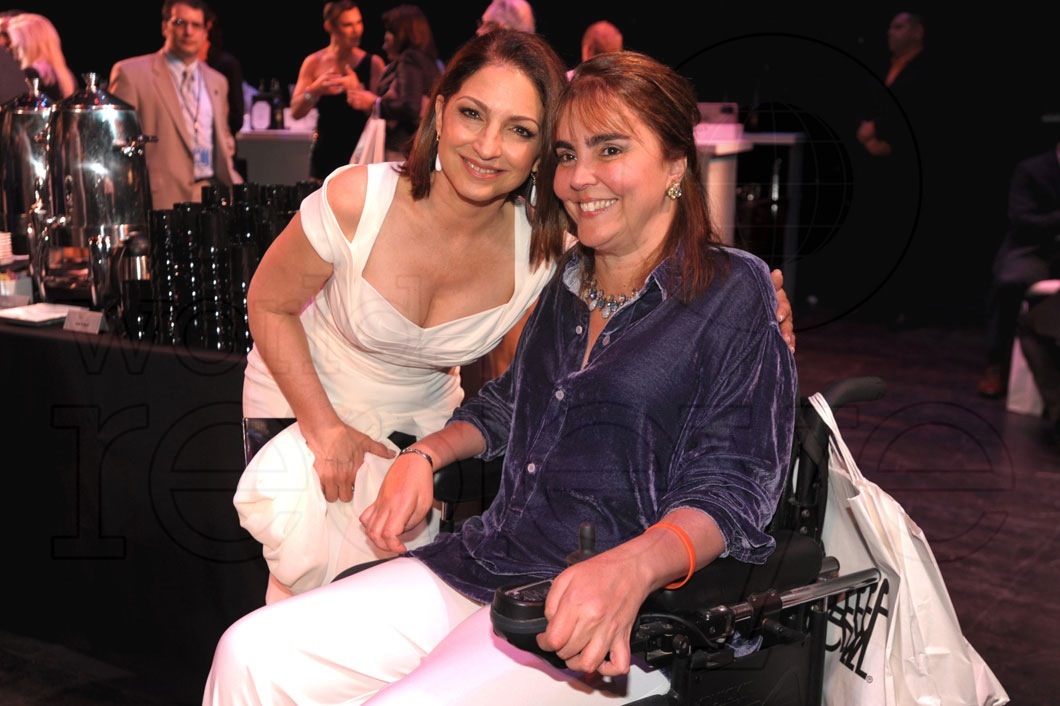 26.5-27-Gloria-Estefan-&-Juliana-Maras-Guia