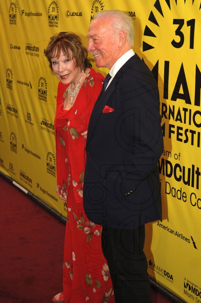 3-Shirley-MacLaine-&-Christopher-Plummer2