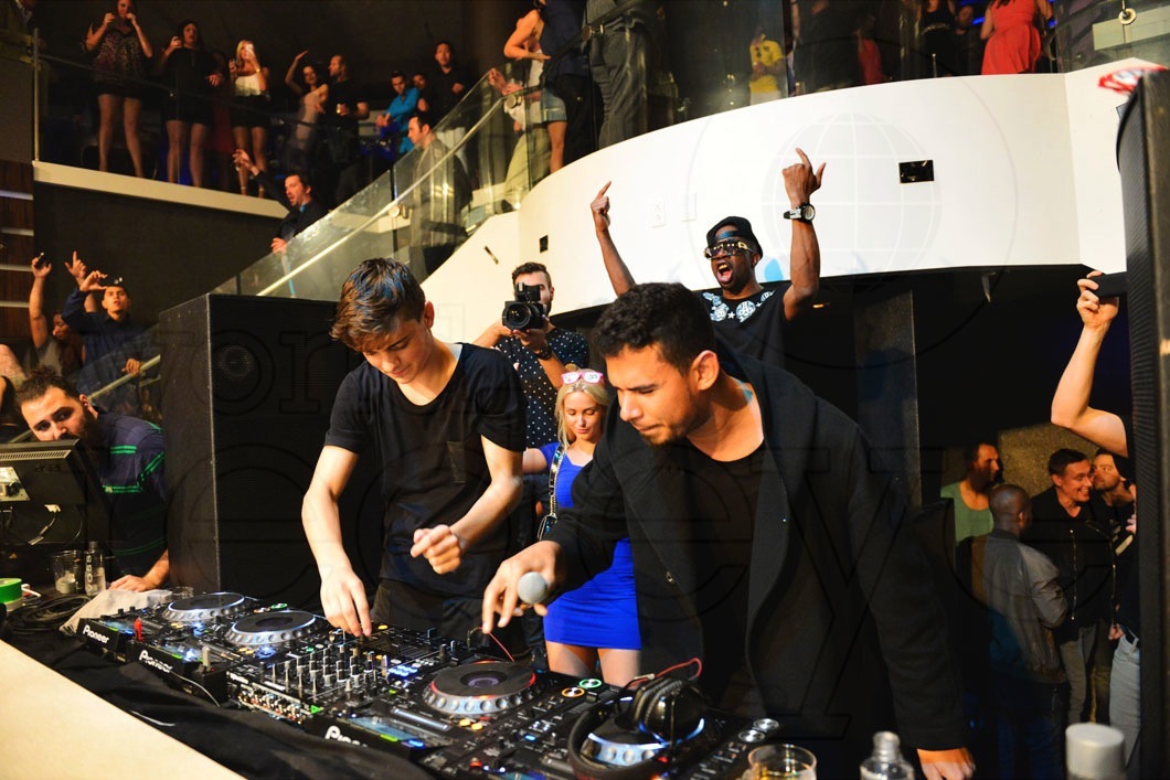 _32-Martin-Garrix-&-Afrojack07