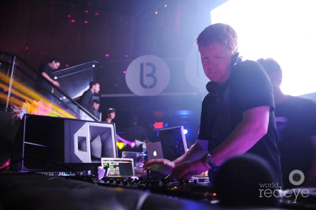 _4-John-Digweed-djing5