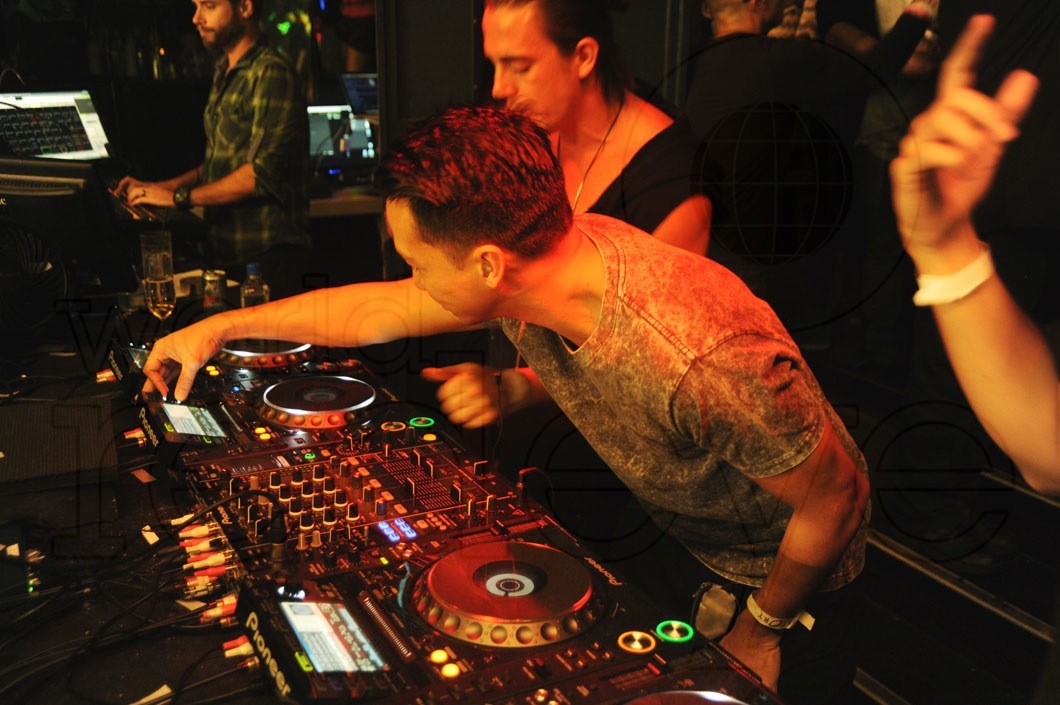 _42-Laidback-Luke-5