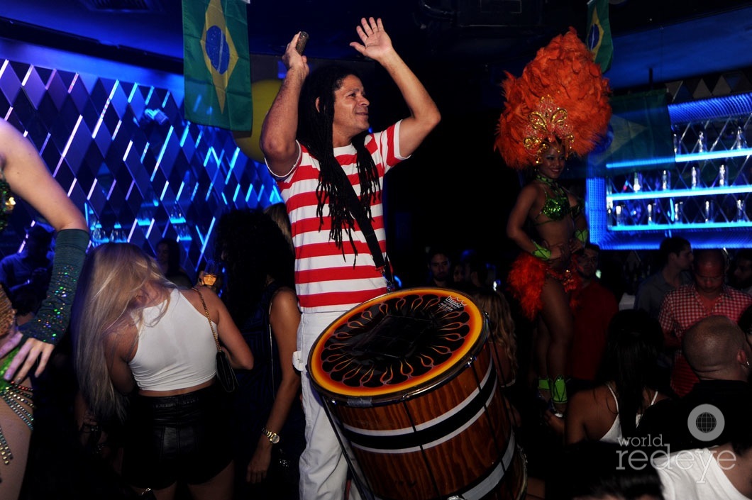 _5-Brazilian-Performance-at-Wall-Lounge-1