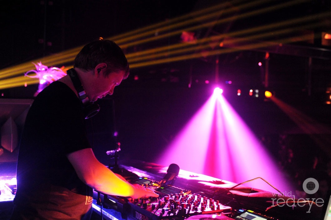 _5-John-Digweed-djing1