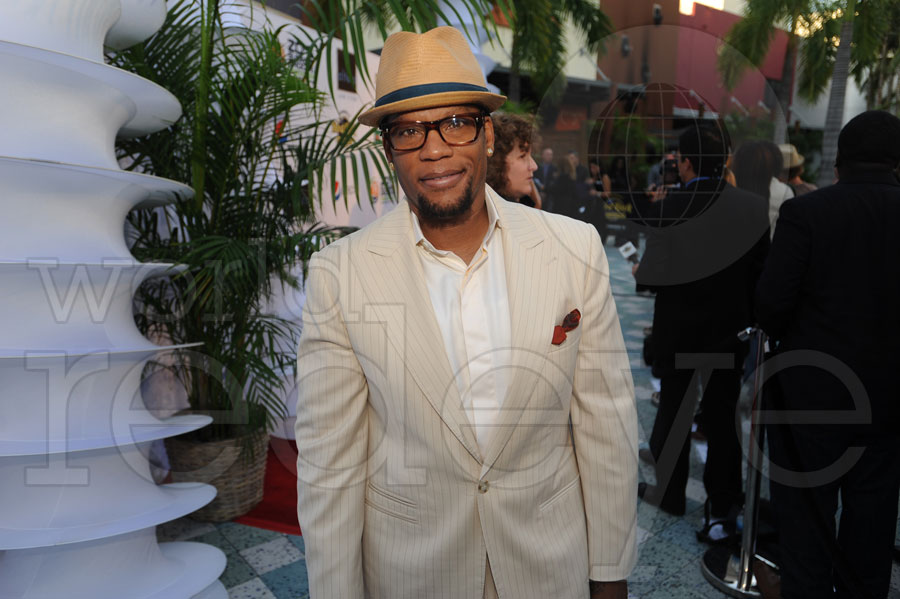 5767375-D.L. Hughley