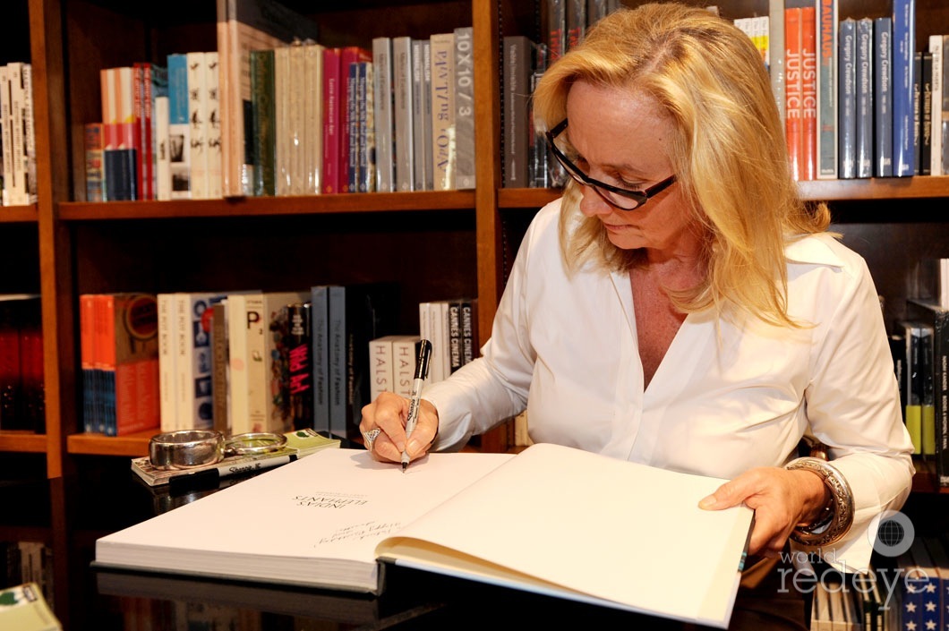 _8-Annette-Bonnier-signing-books-at-Books-&-Books-3