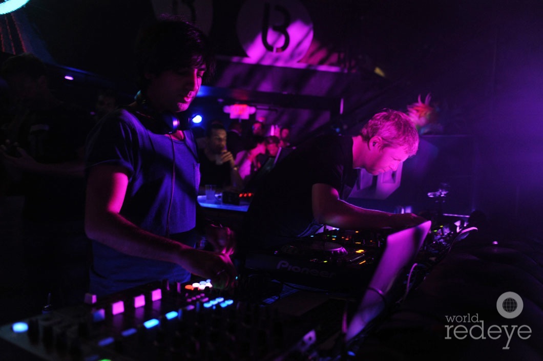 Guy-J-&-John-Digweed-djing1