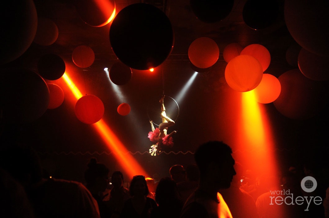 _1-Performers-at-Space-Nightclub-4