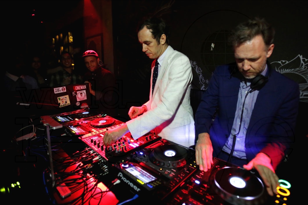 _10-2manyDJs9