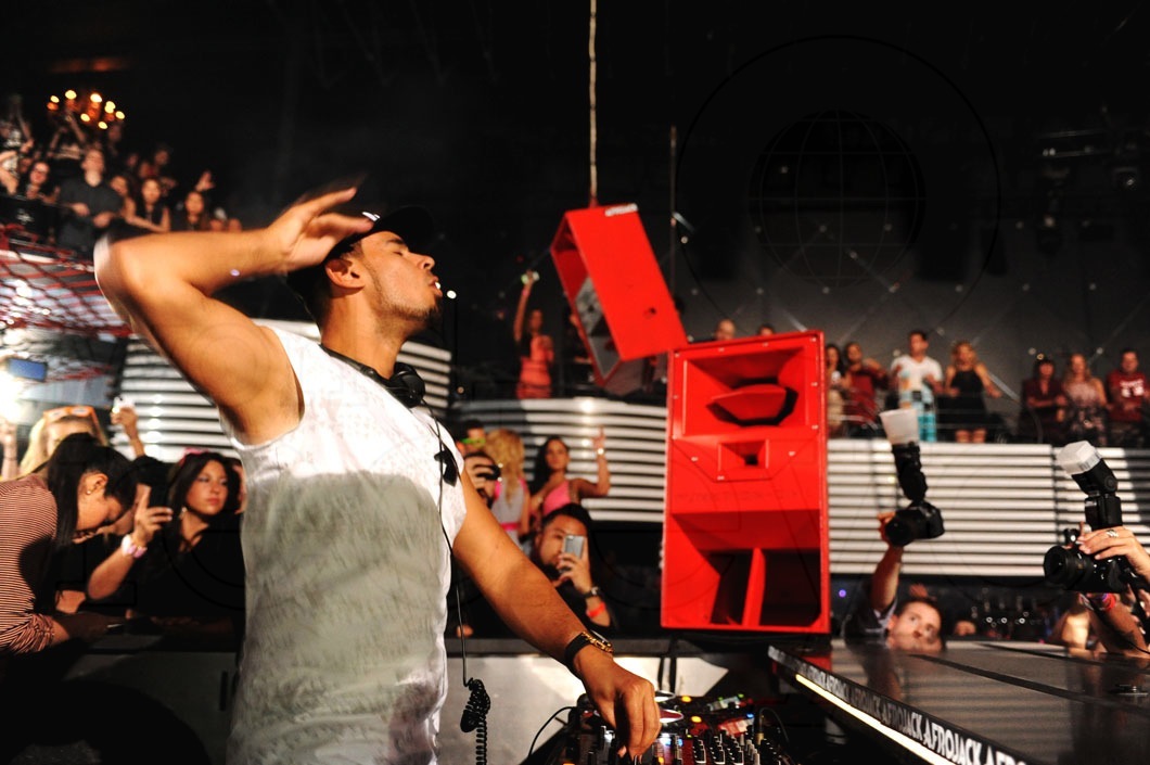 _10-Afrojack-djing9