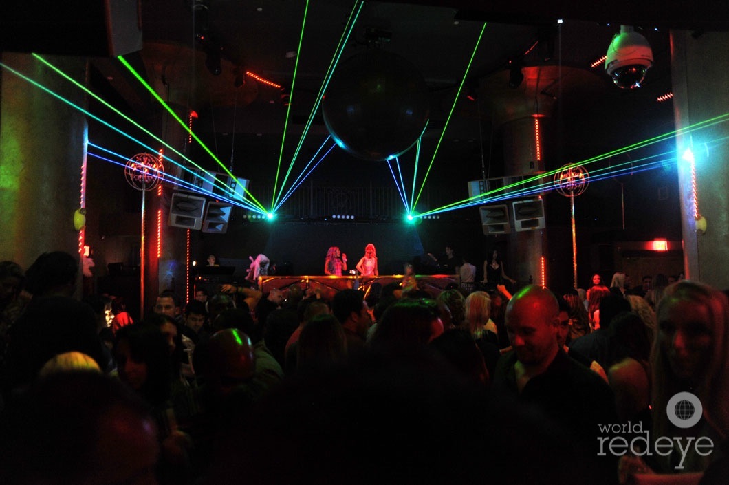 _10-Lights-at-Adore-Nightclub