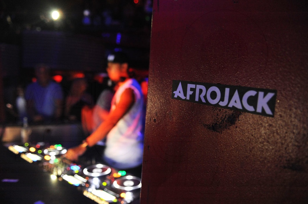 _22-Afrojack-djing22