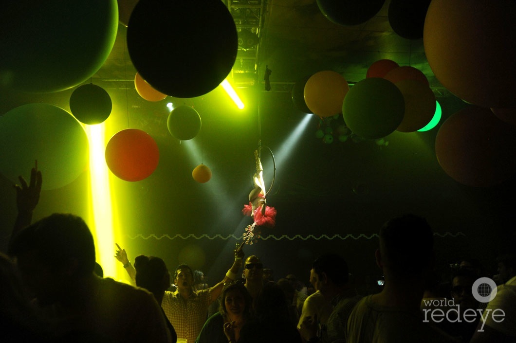 _3-Performers-at-Space-Nightclub-2