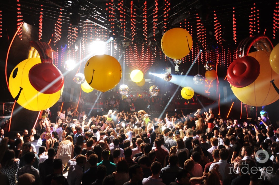 _4-Atmosphere-at-Story-Nightclub-1