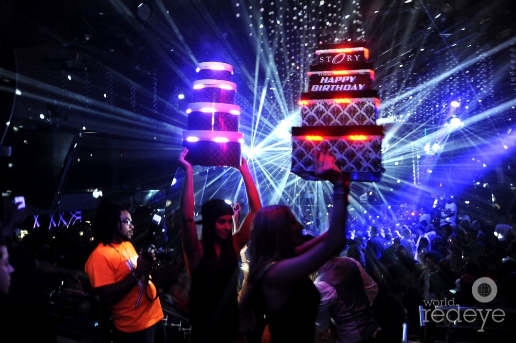 _4-Bottle-Parade-at-Story-Nightclub-2