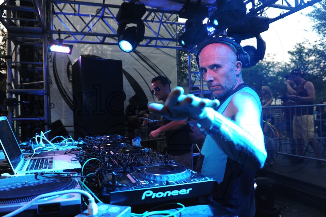 _40-Lee-Burridge-Djing